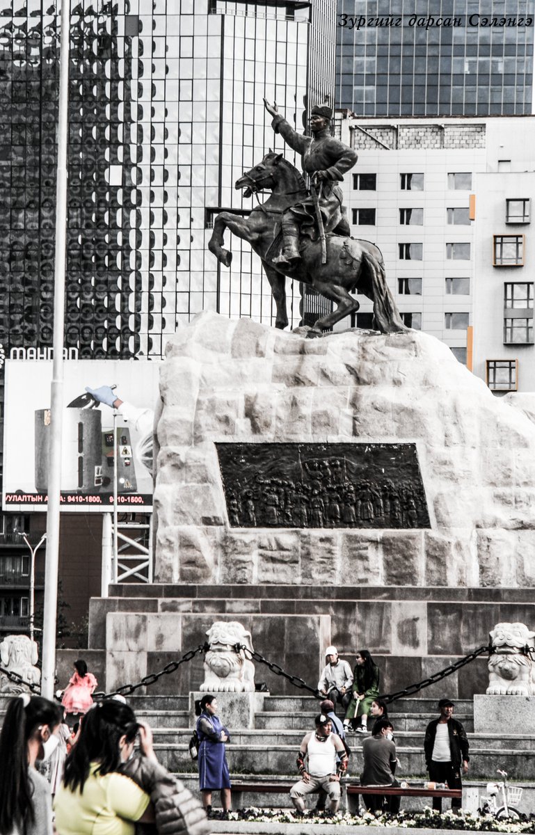 зургаа дараад л өөрийнхөө дураар засаж тоглоод суух чинь бөөн кайфффф