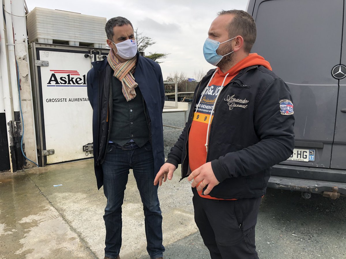 nthierry's tweet photo. A la rencontre de la #famillelecorre, ostréiculteurs depuis 1966, en cours de labellisation bio. #ostreiculture #iledere #NT2021 #EELV https://t.co/yLnMMmXoZ1