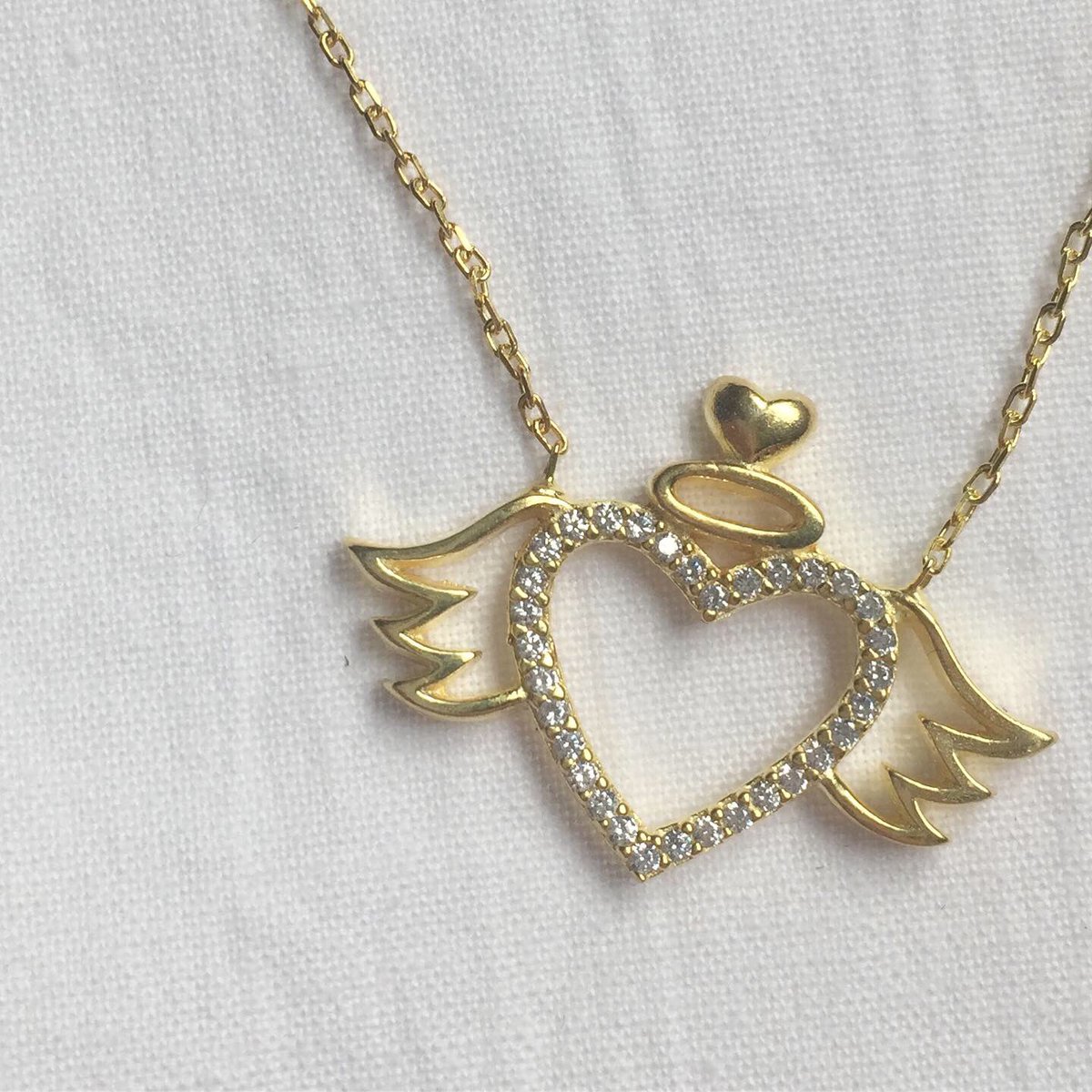 925 ayar gümüş Angel Heart kolye %10 indirimli fiyatıyla satışta 😍 

instagram; vinajewelry
online shop; shopier.com/vinajewelry