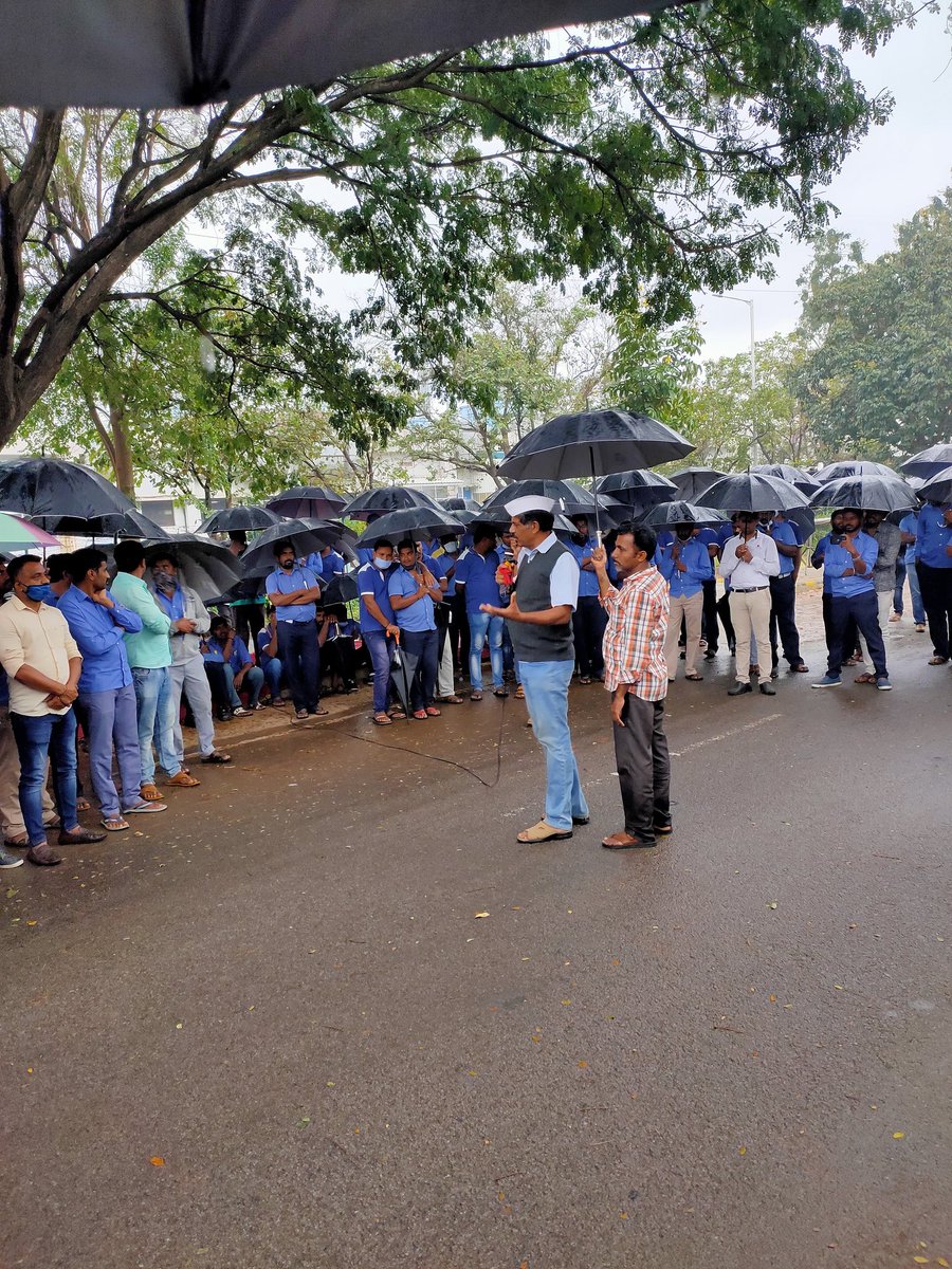 ravikrishna_r's tweet photo. @ToyotaMotorCorp 3500 workers are out of work due to lockdown by TKM plant near Bengaluru. They are on a sit out for the last 60+ days braving the cold, rain, hot sun and staring at uncertain future.
@CMofKarnataka @drashwathcn, please mediate immdtly.
@PMOIndia @Toyota_India https://t.co/PKTFNCS2lL