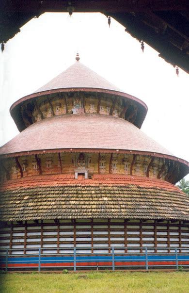 Jayalko1's tweet photo. MADHUR ANANTESHWAR VINAYAK MANDIR, KASARGOD (KER)

Though the presiding deity is Shiva, the Mandir is more famous for Ganapathy. It is believed that, a "low caste" female by name "Madura" found an "Udbhava Murthy" (a murti that is not prepared by a human being) of shiva linga. https://t.co/tMXQt6wUHe
