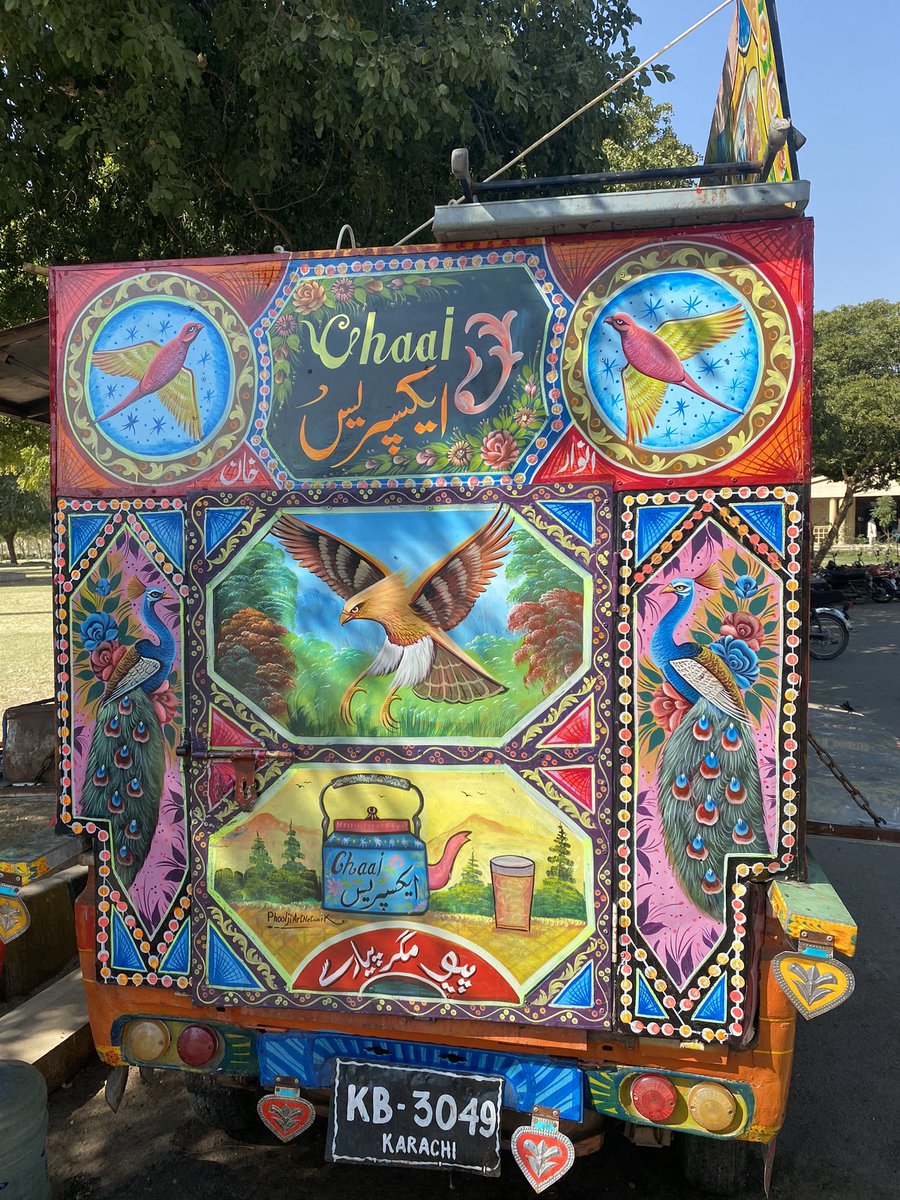 zoiatariq's tweet photo. All the colours of life in one #chai #ricksha
#karachi vibes https://t.co/KvboR5HTQl