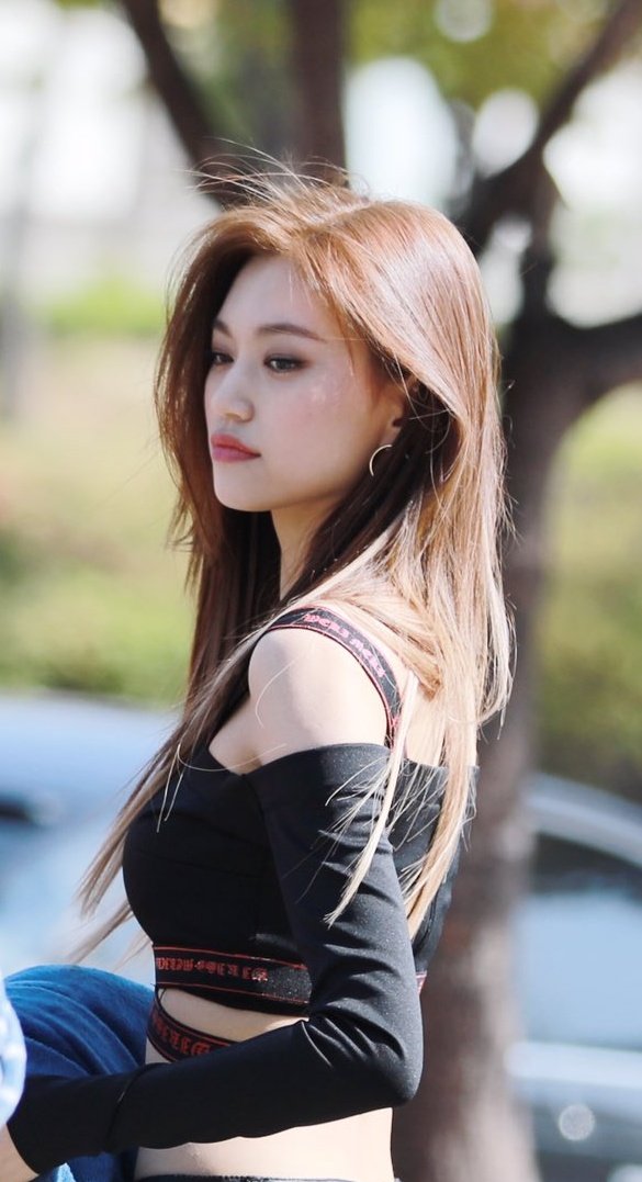 Chocolabanana1's tweet photo. I'm so gay for this Doyeon , please😭 https://t.co/FSnqJRw8GW