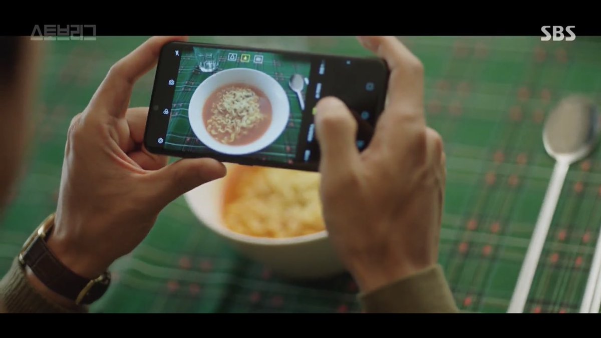 A collection of Baek Seungsoo’s food pics  #HotStoveLeague