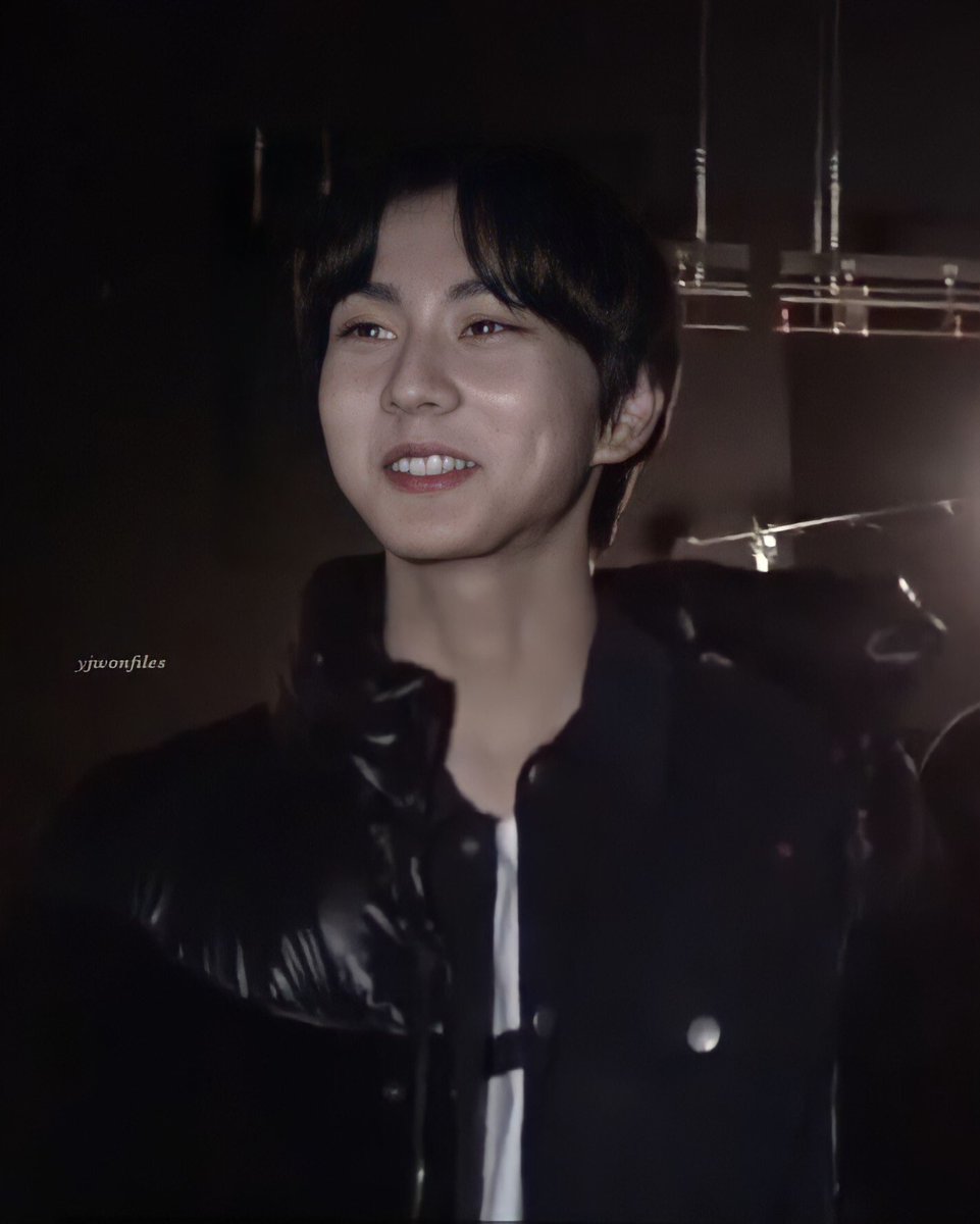yjwonfiles's tweet photo. im back now, i will post wonie’s pics daily again ! 💓 https://t.co/tWzVKnVmSN