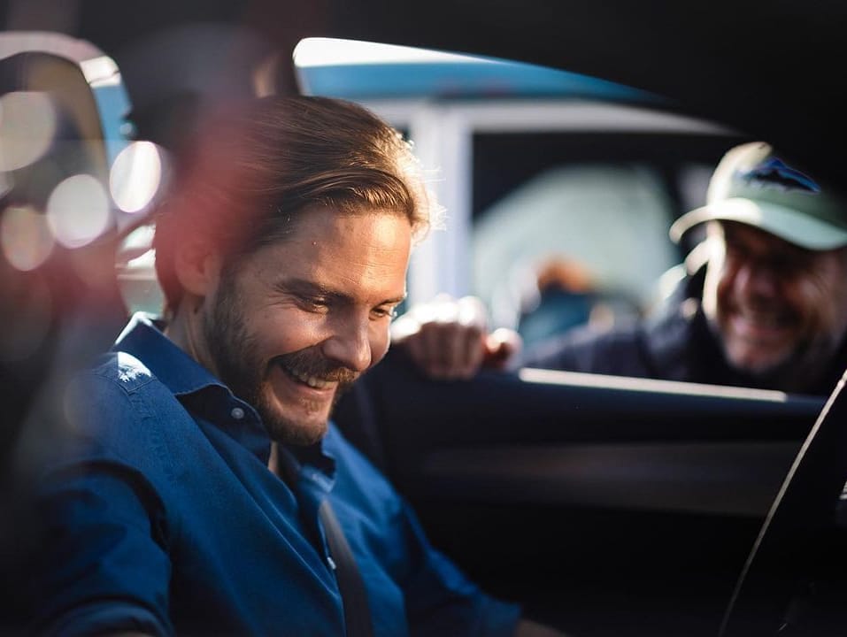 DanielBruhlNews's tweet photo. #DanielBrühl NEW 📸
#Repost motion_unit IG
---
Still from recent CUPRA commercial. Making of coming soon 💥
 #armcar #russianarm #cupra #carshooting #carcommercial #bts https://t.co/zOJU2rYaB5