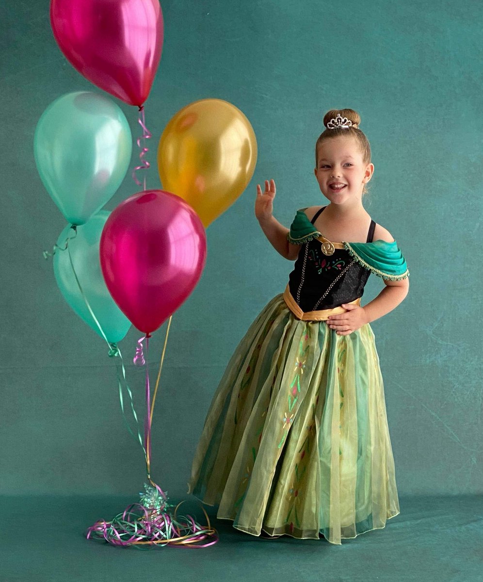 LisaIngo's tweet photo. Princess for life! https://t.co/OWGgSsZt9b