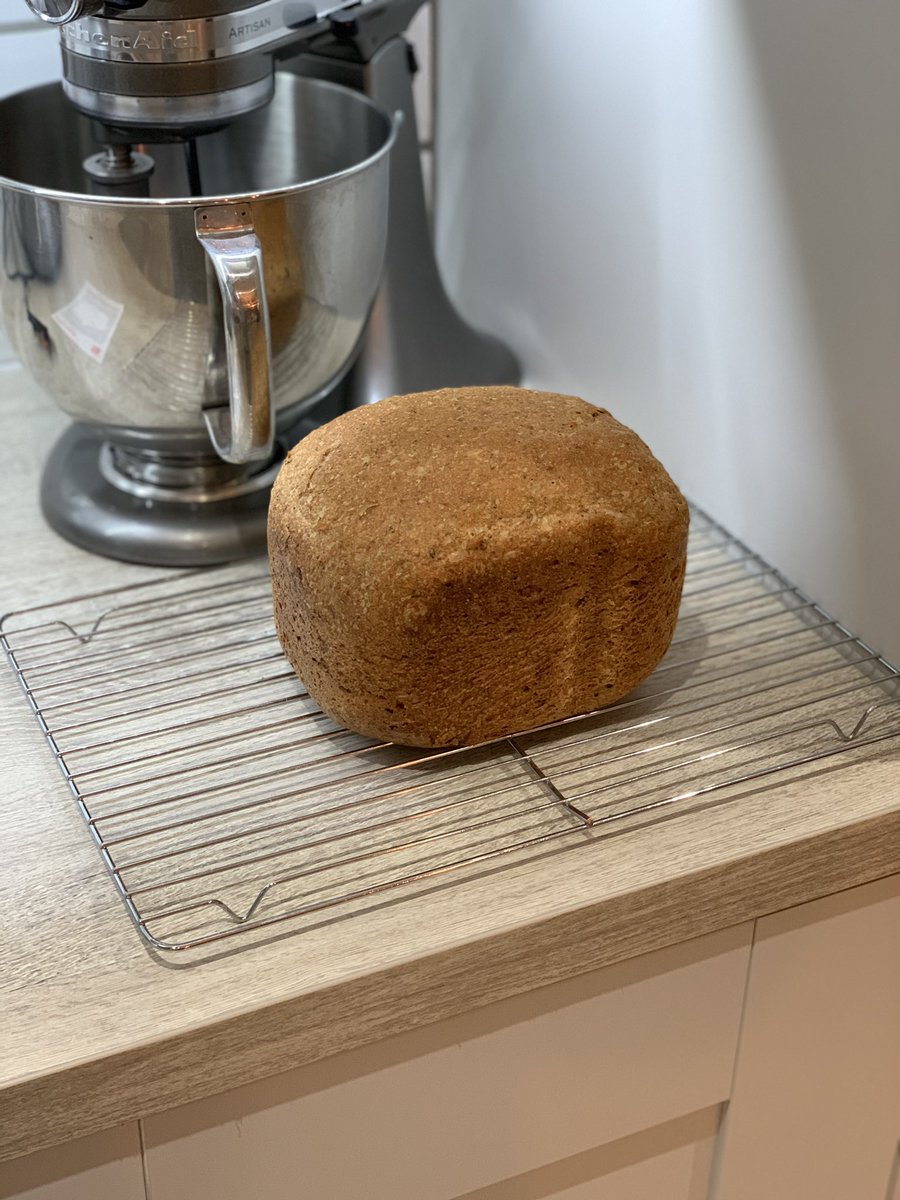 adampwarsop's tweet photo. Fresh bread π kind of morning π. Using my Christmas present from my wife ππ» #LockdownBaker https://t.co/1G3Yf4AjSa