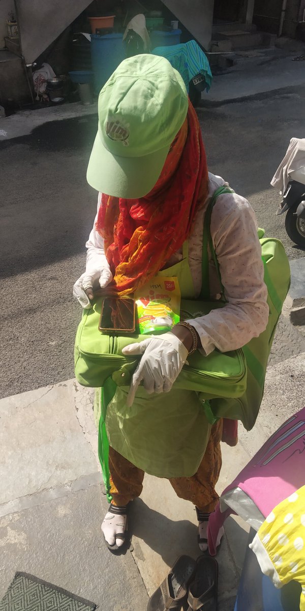 jadhav150's tweet photo. @HUL_News one lady roaming on street saying its employee of hindustan Unilever and asking to call on1800120170170 and asking OTP.
Please check a..its still near to Daulatnagar, kolhapur Maharashtra -416008 https://t.co/f5SNmaJ14D