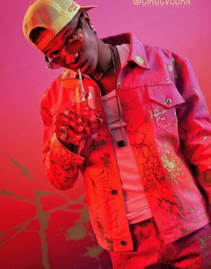 Kim taehyung           wizkid