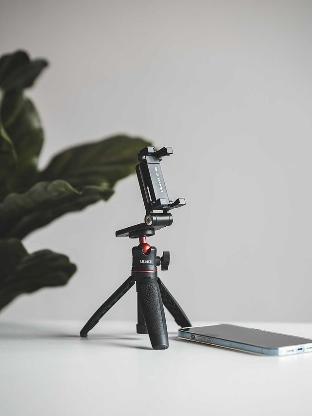 Ulanzi3's tweet photo. Best vlog bundle for your smartphone. https://t.co/VlfSbzBoiA