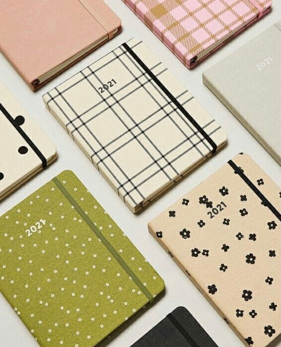 LibMidlandsMall's tweet photo. Stay up-to-date and put your best, most productive self forward with @Typoshop's premium planners. Theyโll encourage you to finally put pen to paper ๐
#IconicMidlands #InspiredIn21 #Typo #Stationery #NewYear #YearlyPlanner #PremiumPlanner #Productivity https://t.co/C0LJmCbNSW