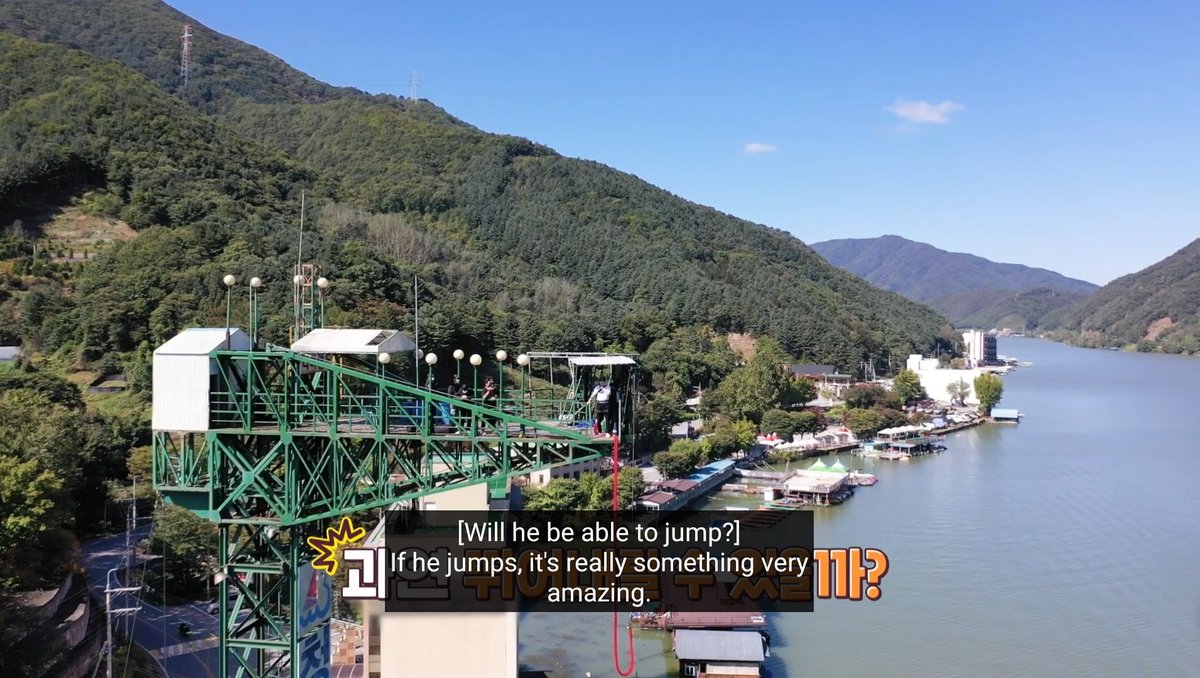 ChoiAeRa75's tweet photo. Despite having acrophobia (extreme fear of heights ) heuning jumped from a platform which was 50m above the ground 
He's so brave 😣 it's so difficult even for normal people but he did that 
#TXT_HUENINGKAI 
#TXT_휴닝카이 
#TOMORROW_X_TOGETHER https://t.co/HiGY718Tvi