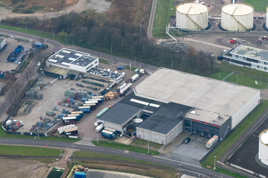 GP Groot brandstoffen en oliehandel bv en Vos Groep B.V. hebben overeenstemming bereikt over de overname van de brandstof en oliehandel, de tankstations, de gasflessenhandel en het daarbij behorende personeel, materieel en vastgoed door GP Groot.  bit.ly/38kqIxU