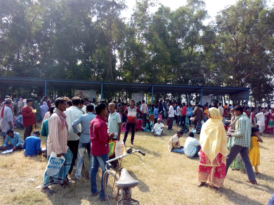 PurbaDm's tweet photo. #DuareSrakar  camp being organised in Majigram High School under Majigram GP in Mangolkote today. https://t.co/nXkIjYziyp