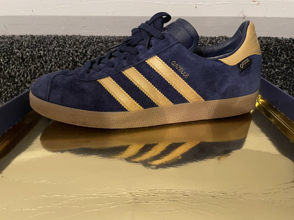 Bloody freezing-so on foot today are the Adidas Milan GTX... ///