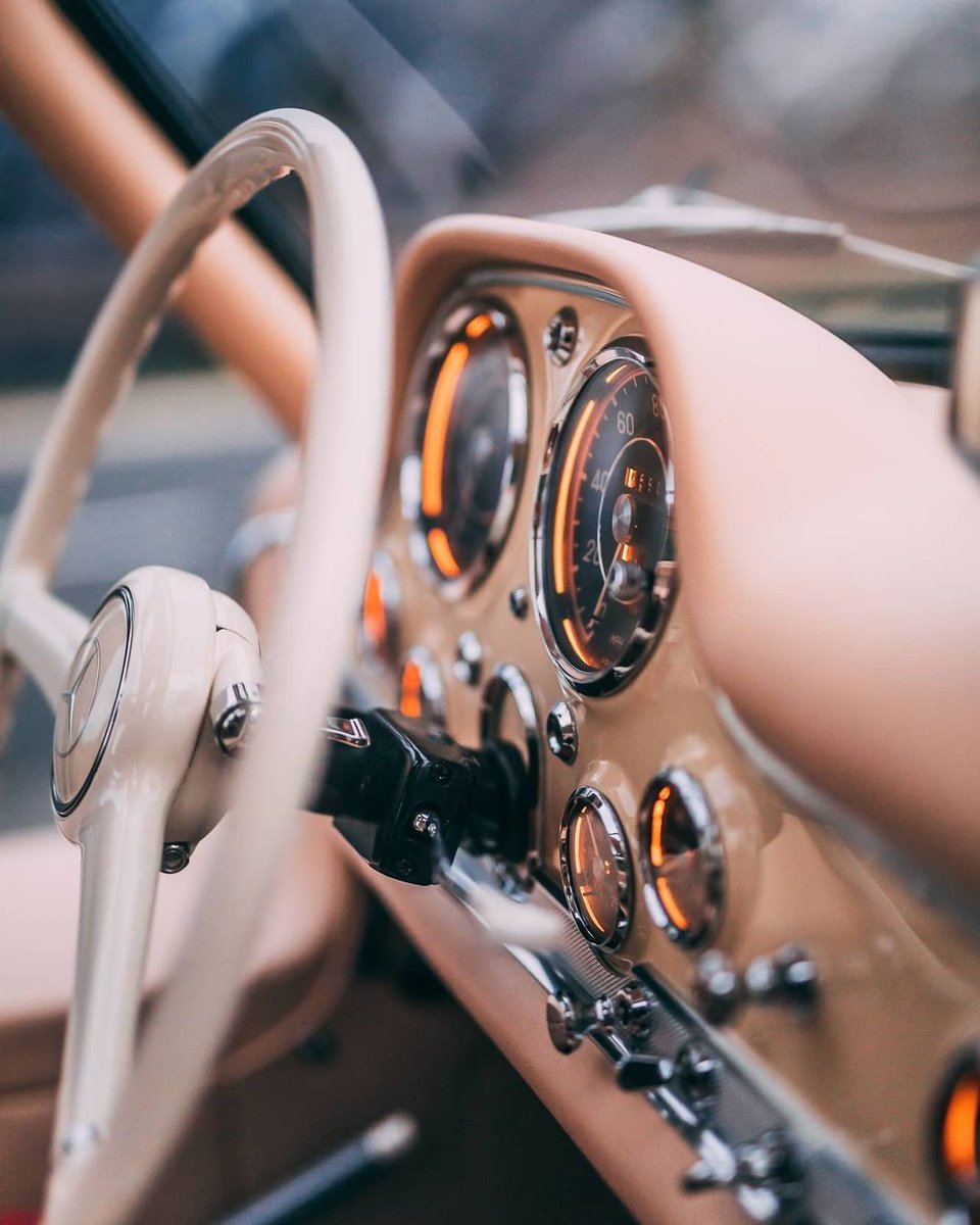 bo_gilles's tweet image. 🚗. J'aime rêver...toujours et encore 🤩
Mercedes Benz 300SL Gullwing