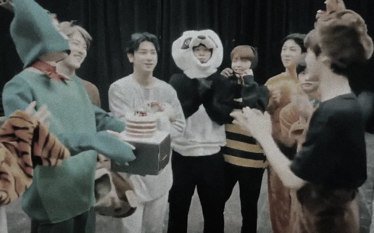 zunckook's tweet photo. beautiful memories. 📸 https://t.co/s4zzQiBiBK