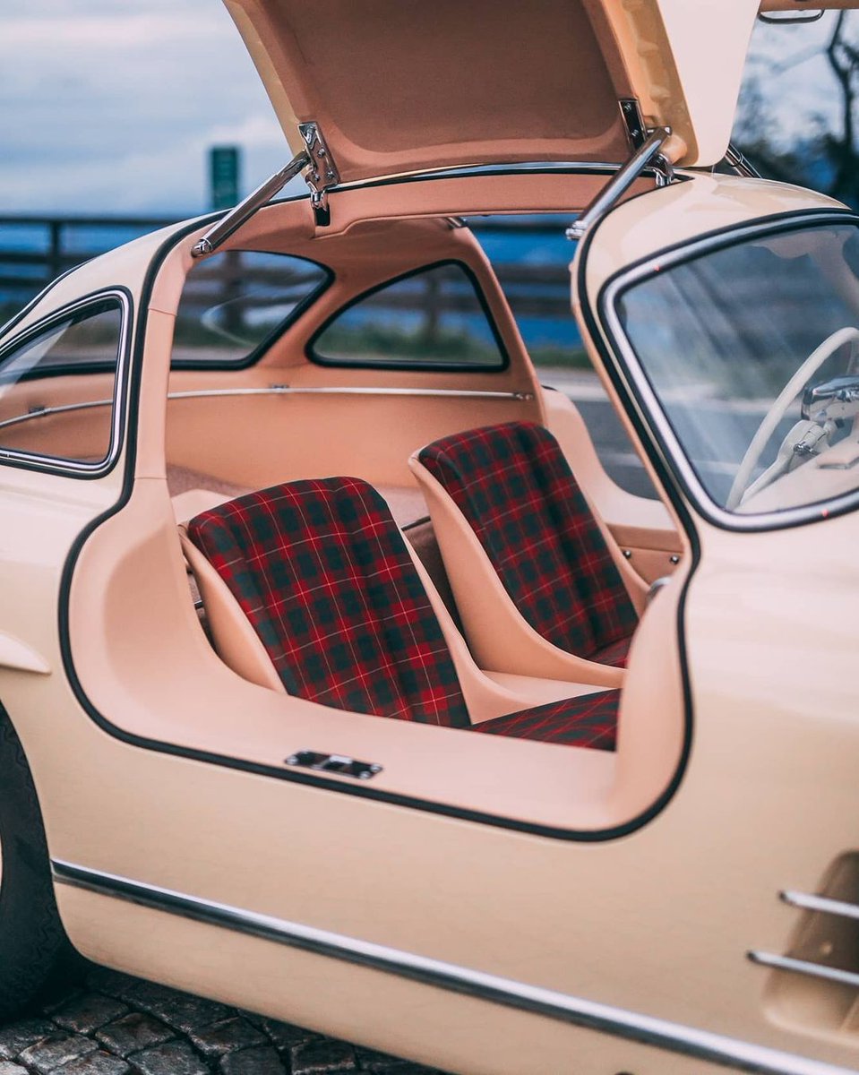 bo_gilles's tweet image. 🚗. J'aime rêver...toujours et encore 🤩
Mercedes Benz 300SL Gullwing