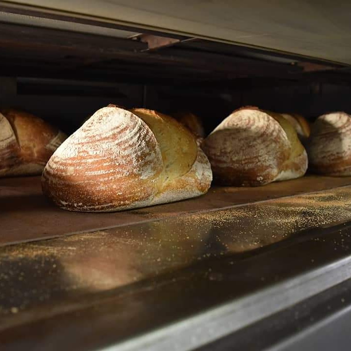 PantryMolly's tweet photo. The first batch of Westbury Whites of 2021 from geoffs_real_artisan_bread  naturally leavened and completely delicious. We will have some of Geoff's bread in store today🥰

#smallproducer #mollyspantry #lockdown49287 #smallbusiness #properbread https://t.co/vEQkzXMLQw