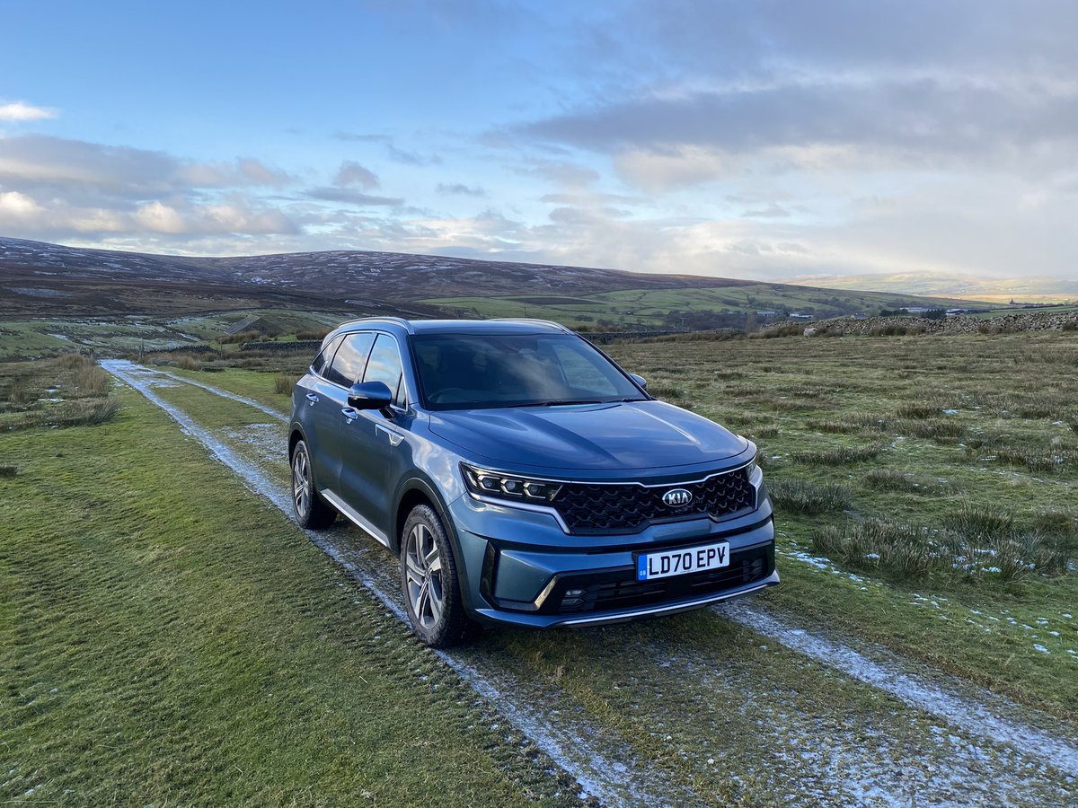 The new Kia Sorento has come to visit. It may be here a while...
Fine by me!
@KiaUK @KiaUKPR #KiaSorento https://t.co/ho8qGjiQtM