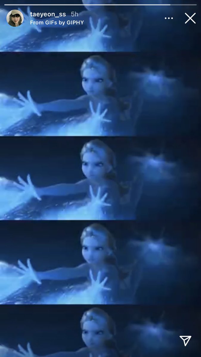 yoonabjhksg's tweet image. Jessica: Miss you olaf
Taeyeon: posted an Elsa GIF 

yes i'm gonna take this as TaengSic crumbs 😌