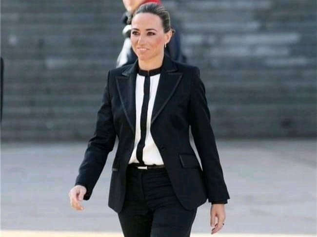 12 años de una imagen que rompió moldes, marcó época, superó estereotipos y derribó techos de cristal. <a href="/LegadoChacon/">El Legado de Carme Chacón</a>, <a href="/Defensagob/">Ministerio Defensa</a>, <a href="/PSOE/">PSOE</a>, <a href="/socialistes_cat/">Socialistes PSC/❤</a>.