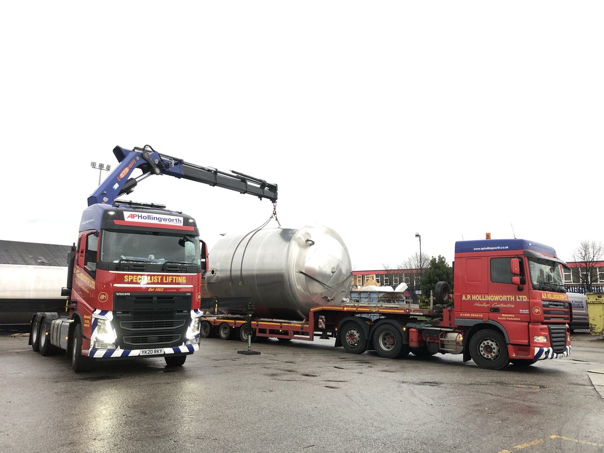 aphollingworth1's tweet photo. A recent vessel replacement project we completed for valued customer @TanksandVessels
#specialist #transport #lifting #hiabs #cranes #heavyhaulage #tanks #vessels #industry #lowloaders #nooteboom #broshuis #faymonville #pmcranes #daf #volvo https://t.co/LBQpl2Ep9U