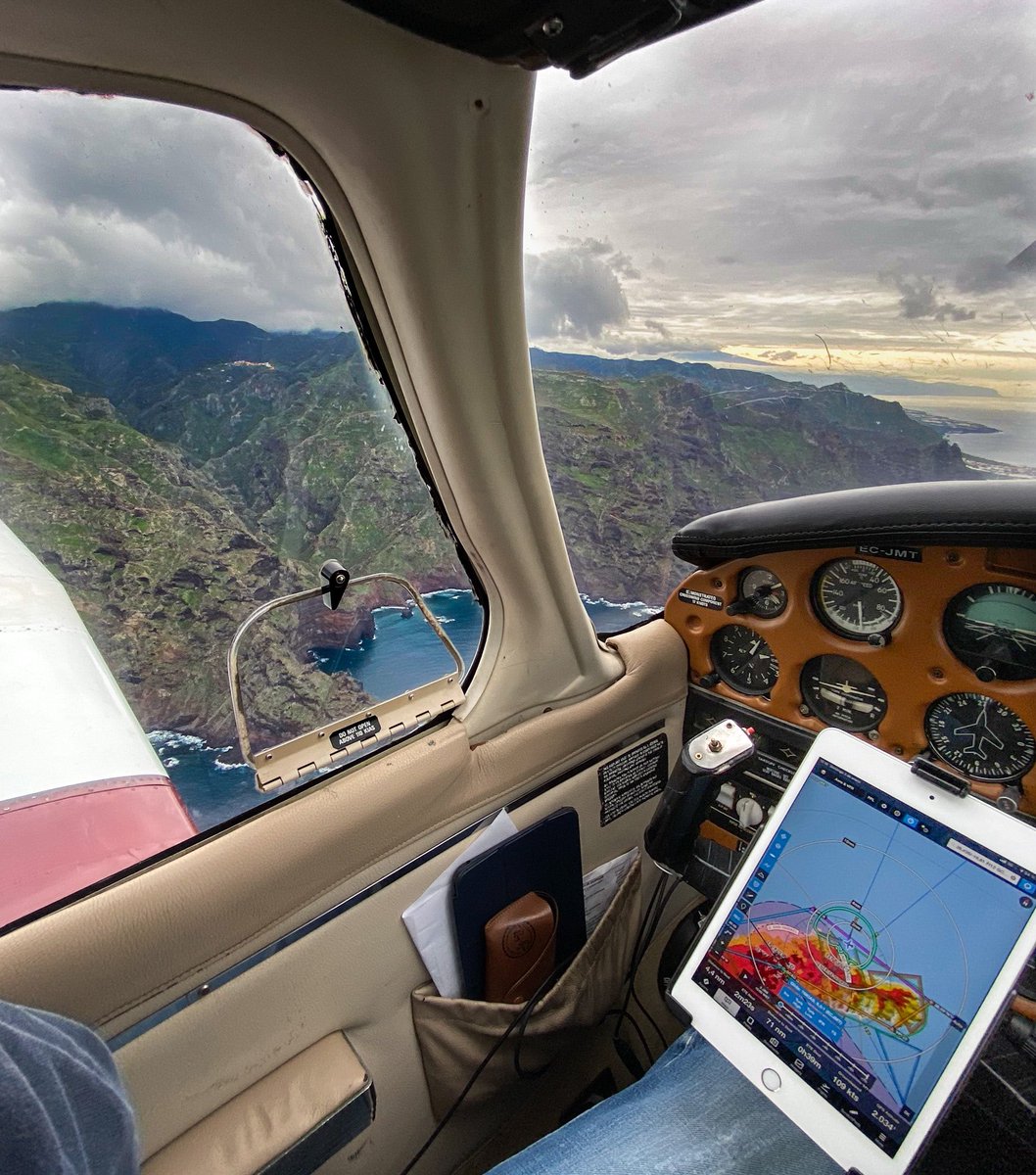 stani320's tweet photo. Cruising along the coast of Anaga. Never been to Hawai but I think it looks similar ⛰ #anaga #tenerife #somostenerife #santacruzdetenerife #ipadmini #foreflight #teamforeflight #foreflighteurope #sky #clouds #piperarcher #pa28 #pilot #avgeek #generalaviation #canaries #canarias https://t.co/v2WNfWxyRy