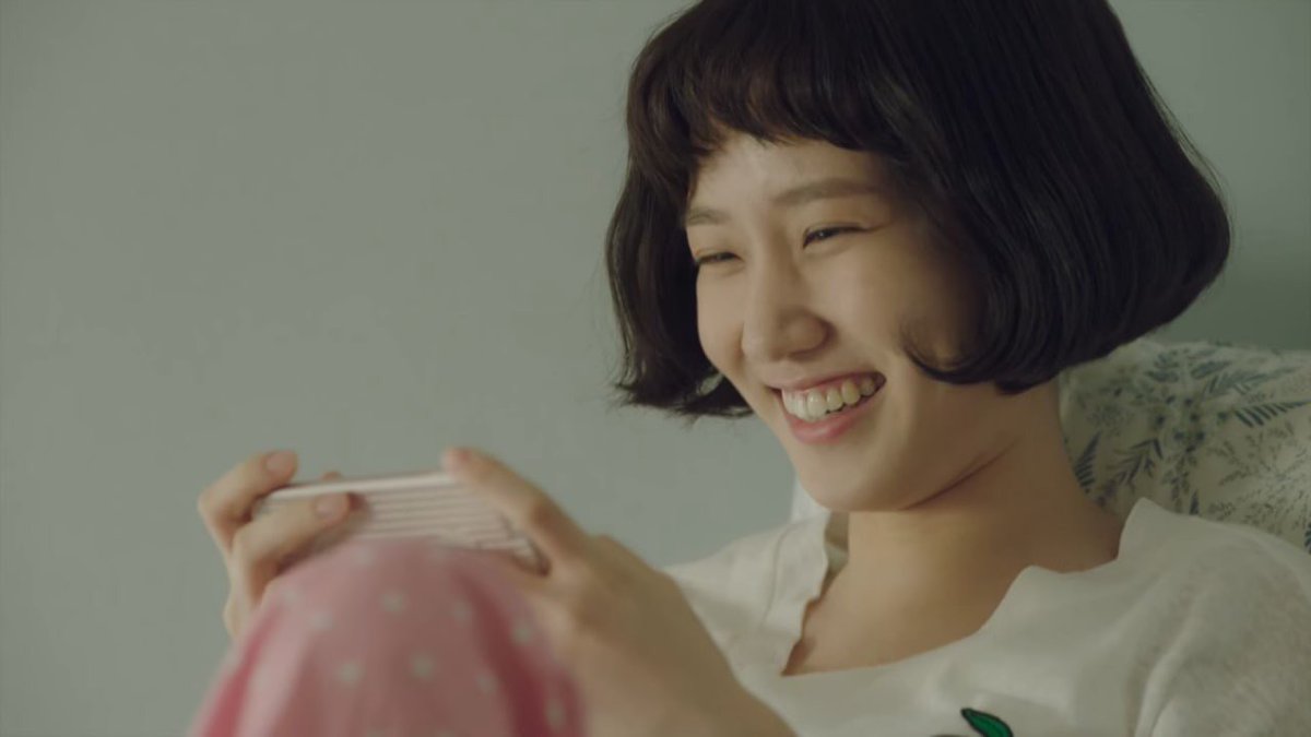 kdramadump's tweet photo. what i do instead of studying: https://t.co/qSMI41Q3RW