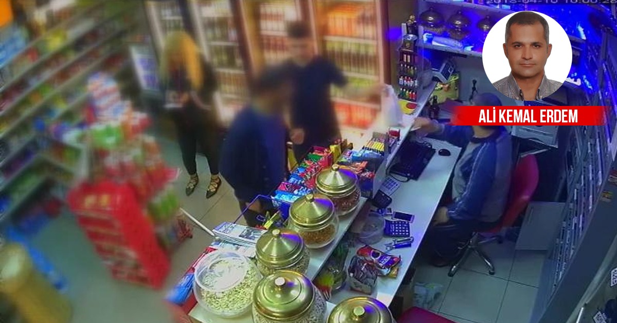 Artan alkol ve sigara fiyatları nedeniyle 2020'de 5 bine yakın tekel bayisi soyuldu 

➡️ Dündar: 

🗣"Hırsızlar, tekel bayilerini kuyumcu soymakla eşdeğer görüyor" 

🗣"Vakaların çoğu aydınlatılmadı, hırsızlıklar beş dakikada oluyor"

indyturk.com/node/296071#.X…