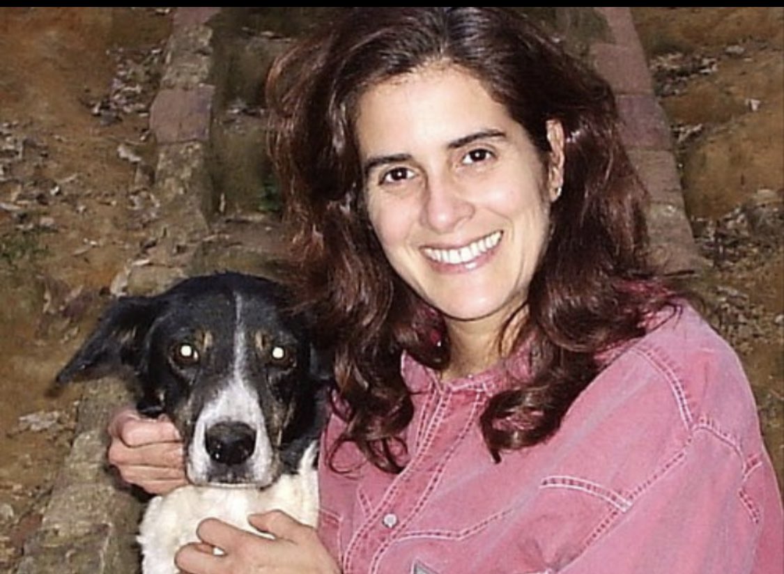 simplesmente_lv's tweet photo. Linda quarta e uma lembrança do amor mais nobre que temos nessa vida, os animais!
#luciaverissimofcoficial 
#luciaverissimo https://t.co/7gGGSOel28