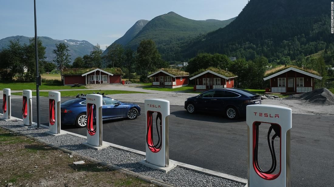 Tube_Control's tweet image. 🚘 ♻️ Viktig #milstolpe för framtiden och för vårt #klimat har nåtts i Norge – #elbilar når rekordhöga 54% av all försäljning (!) och #VW har gått om #Tesla... 🔋 ⚡ 
#SustainabilityGoals #Electrification #CarLove

snip.ly/2afie7