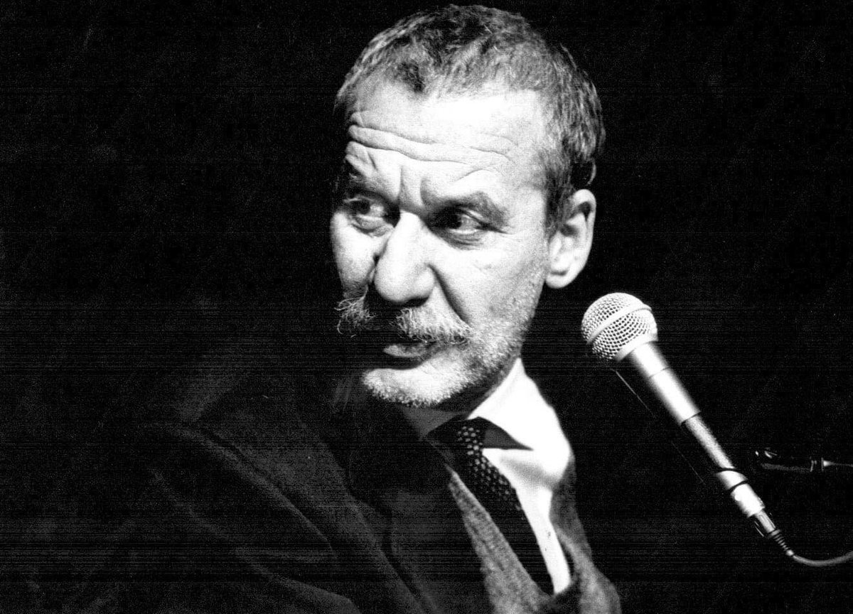 "Non perderti per niente al mondo
lo spettacolo d'arte varia
di uno innamorato di te".

Paolo Conte, nato oggi ❤️