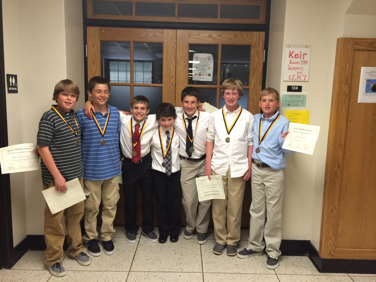 EriksenMiles's tweet photo. Throw back to when the boys got honor roll 🏅 https://t.co/P1dSPZygXm
