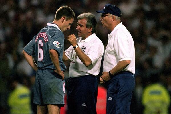Happy birthday to Terry Venables! A photo that brings back so much emotion... 