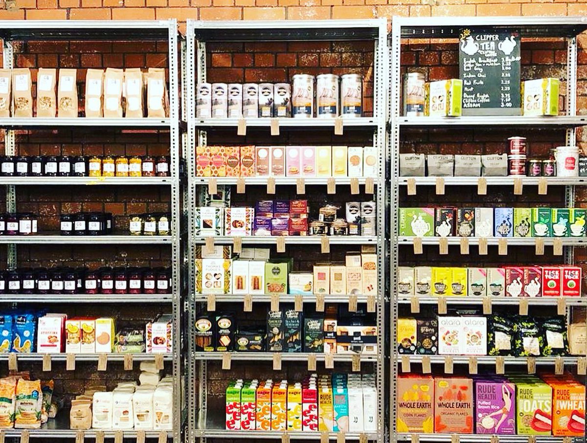Tobacco_Factory's tweet photo. Check out our @fiveacrefarmer Farm Shop’s s p a c i o u s new layout - perfect for safely shopping for your essentials during Lockdown 👏🏼.
#FiveAcreFarm #FarmShop #WeAreBS3 #FiveFromFive #FruitAndVeg #Essentials #SocialDistancing #SaferShopping. https://t.co/aw9Tf6mBAa