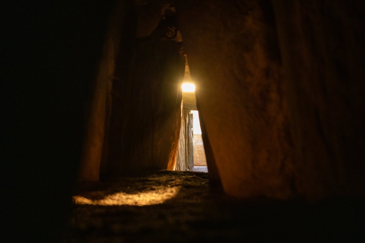 Trevorttg's tweet photo. @newgrangeknowth @ancienteastIRL @heritageireland @DiscoverBoyneV @NationalMons #newgrange #Knowth #Dowth #Stonehenge #masehowe #chambertomb #passagegrave #menhir #Dolmen #megalithic #neolithic #prehistory

🌄 Conception of Light

#solstice #archaeoastronomy #archeology #mythology #MythAndFact #Folklore #surveying #SacredGeometry #Leyline #RockArt #symbolism https://t.co/KXfdzgsB9f