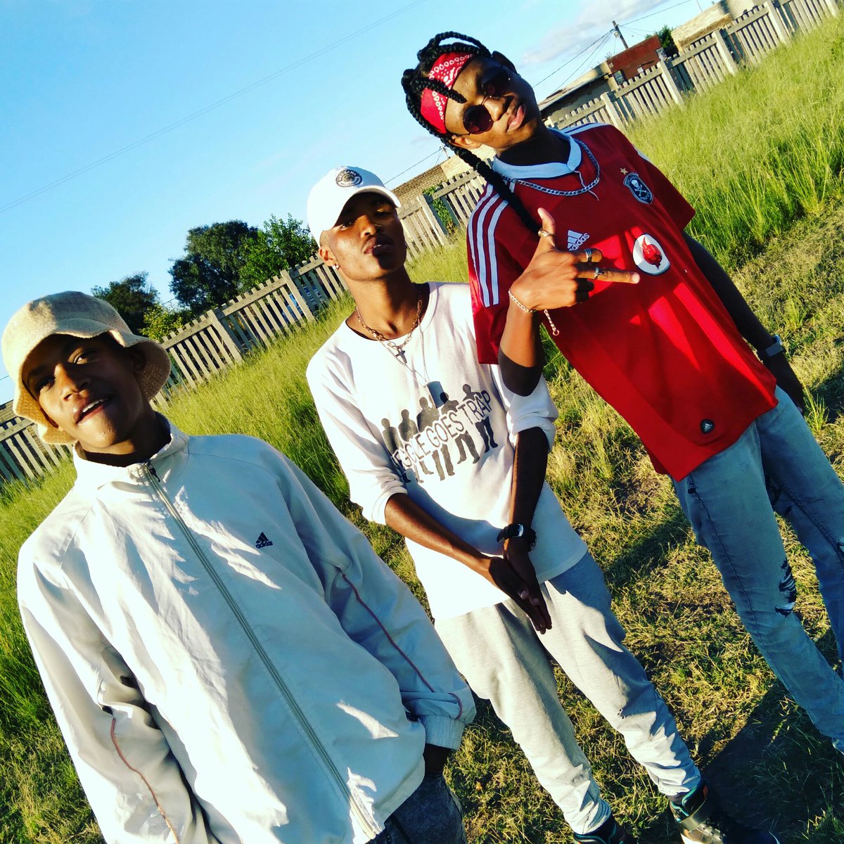PoizenAndKatzen's tweet photo. New day😍🙌👏
#PullUpWithTheSquad https://t.co/32Dqoy26Zy