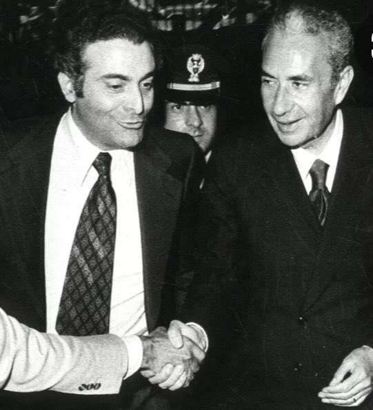 Veniva ucciso dalla mafia quarantuno anni fa #PiersantiMattarella 
Esempio di vita da seguire e da insegnare ai giovani che devono credere ancora nella buona politica e nel futuro del #Paese 
Una preghiera ed un abbraccio ai suoi familiari