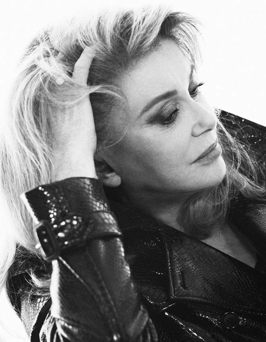 cppluxury's tweet photo. Catherine Deneuve, fronts the new Saint Laurent campaign - YSL trench

#SaintLaurent #YvesSaintLaurent #YSL #CatherineDeneuve #YSL35 #trench #iconic #luxury #luxe #lareine @anthonyvaccarello @YSL https://t.co/4VwDME0ytX