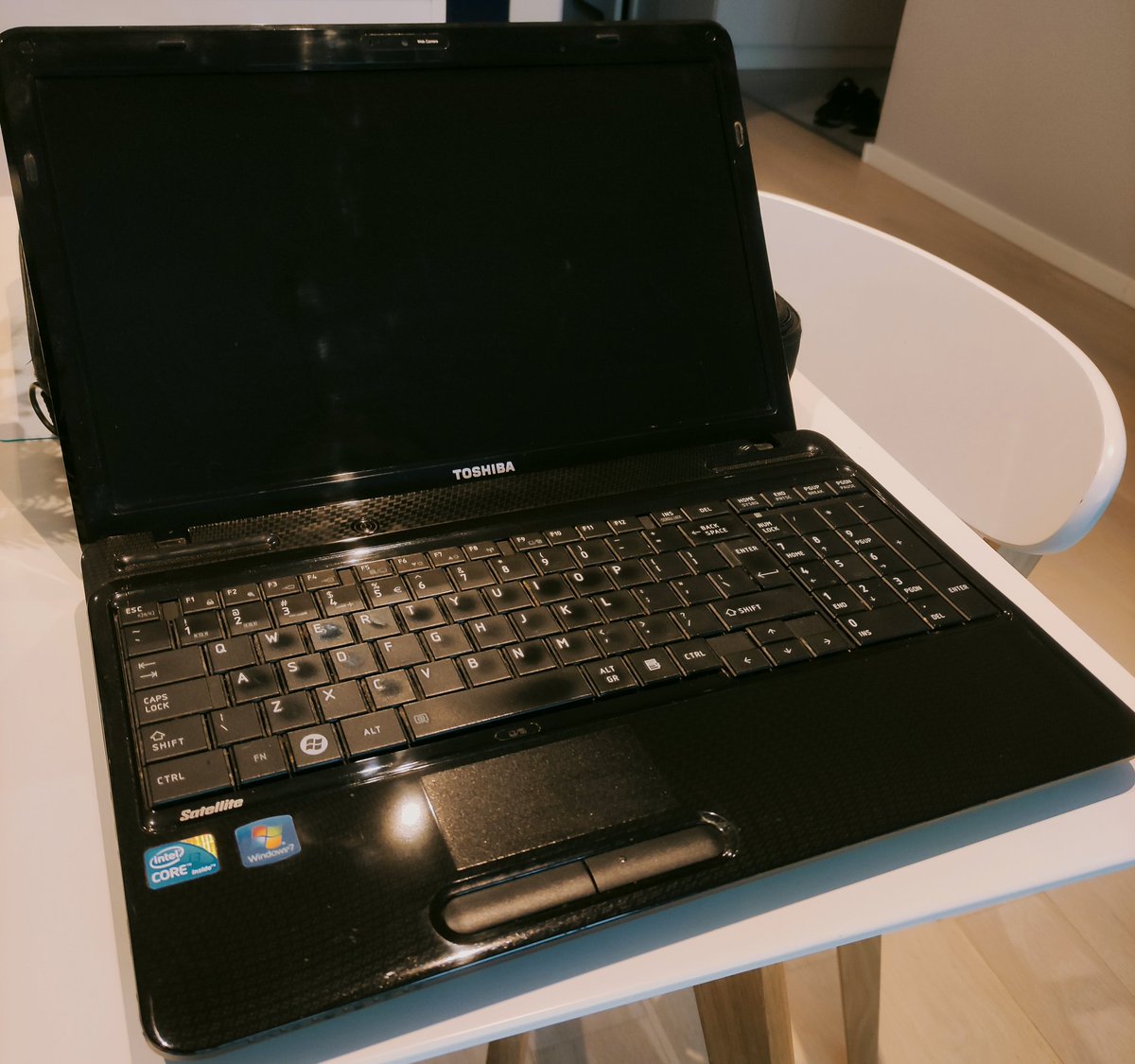 Lekcje zdalne nadal trwają...

Czy mają państwa kontakt do rodziny, w której dzieci jest dużo, a komputerów za mało? Z żoną mamy sprzęt do oddania, który dzięki pomocy @parysmat dostał drugie życie. Proszę o RT. 

Dowiozę osobiście na terenie Mazowsza.