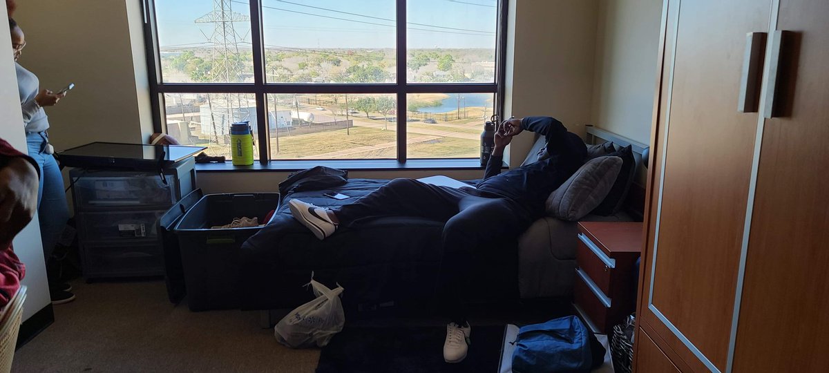 MadameCM74's tweet photo. #DestinyinMotion #NAU #MoveinDay https://t.co/sKZBEnt1KG