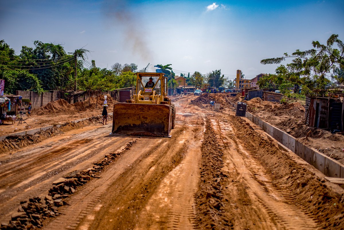 drunkito's tweet photo. Pictures from the on-going 5.25KM #Gedu/#Oroki/#Ashipa/#Sabo road project. 

Thank you, His Excellency, Governor Seyi Makinde. @SodiqTade
https://t.co/StCbq5sXsp