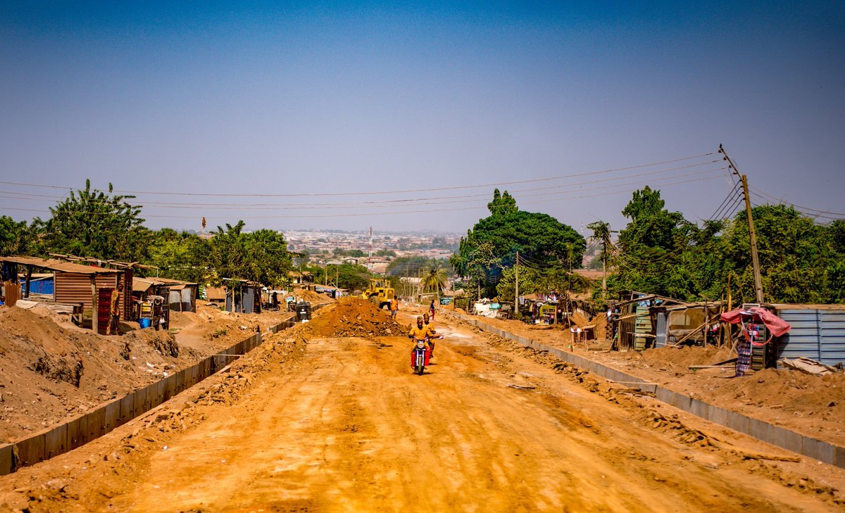 drunkito's tweet photo. Pictures from the on-going 5.25KM #Gedu/#Oroki/#Ashipa/#Sabo road project. 

Thank you, His Excellency, Governor Seyi Makinde. @SodiqTade
https://t.co/StCbq5sXsp