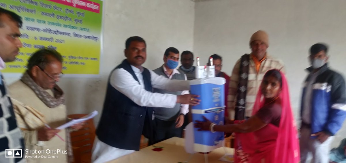 neelmani1305's tweet image. Arsenic & iron removal water filter distribution by #MLA #RajeshSingh in water quality affected Harail village is Mohiuddinaga collobrative work of grampanchayat @IndiaBARC 
@bnovabyrupaliin & @AkrspIndia 
@officecmbihar @devluck  @rajeevinbihar @BiharPeyjal @UNICEFwater