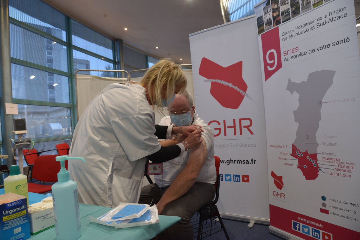 ghrmsa's tweet photo. #COVID19 | C'est aujourd'hui que débute la vaccination pour les professionnels de santé du GHRMSA 💉📷 #JeMeFaisVacciner #hopital #hopitalpublic #Sante https://t.co/QMBjVb4E7x