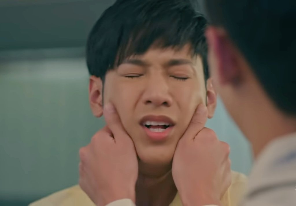 hbharu7's tweet photo. #SingtoPrachaya
#Friendzone2Ep14
#FriendZone2
Choose your fighter:
#StudEarth #SamEarth https://t.co/uAmVCrD8Lu