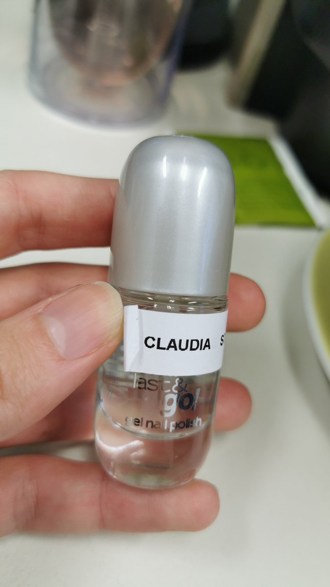 claudiasjv7's tweet image. For all microscopists out there... Do you still use the good-old nail polish and make your entire lab thinking you&apos;re doing manicure? 😂😂 #postdoclife #microsocpy