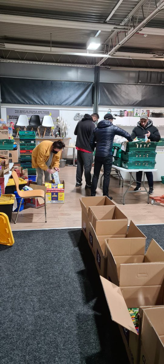 PlanetMercyUK1's tweet photo. Thank you to all planet mercy volunteers for playing their part in packing and delivering over 60 parcels yesterday evening to families in need around Rochdale, Manchester, Heywood, Bury &amp; Radcliffe. https://t.co/PvrHg8k2sN